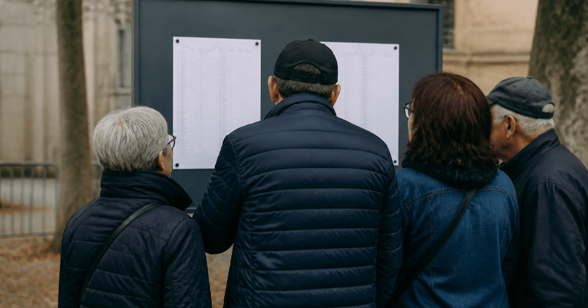 Statistiques population Beziers affichees sur tableau chiffres eleves