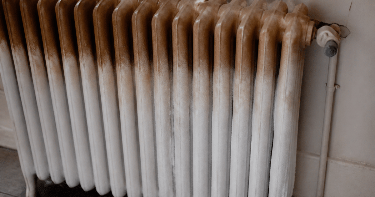 radiateur avec zone inferieure glacee et superieure brulante